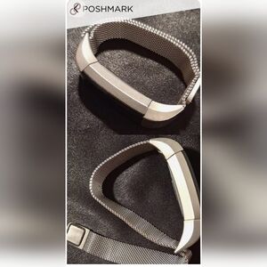 Fitbit Althera Hr Stainless Silver Mesh Magnetic  Bracelet